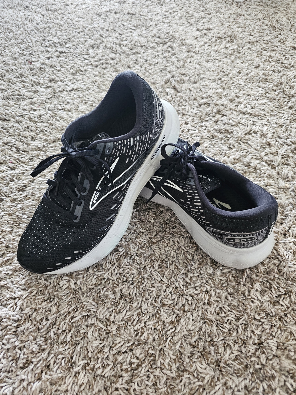 Brooks Black and White Glycerin 20 Running Shoes